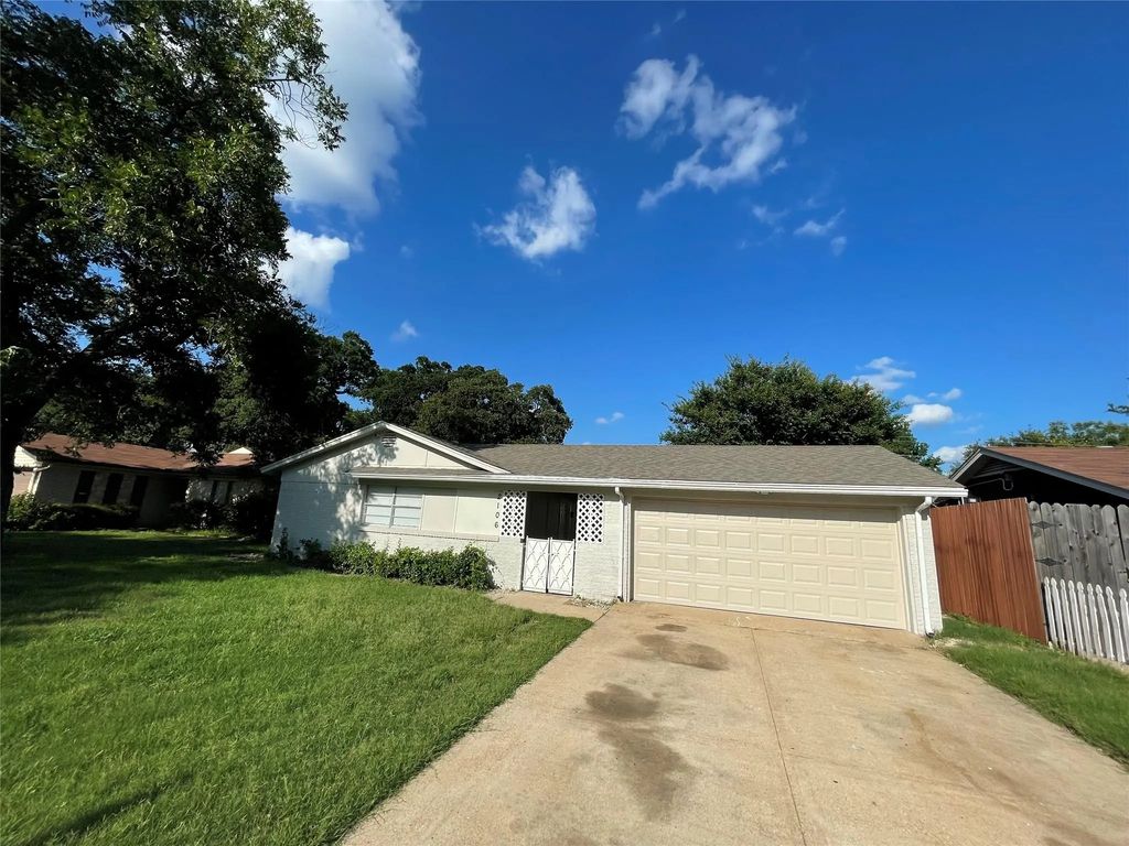 2106 Black Jack Drive, Irving