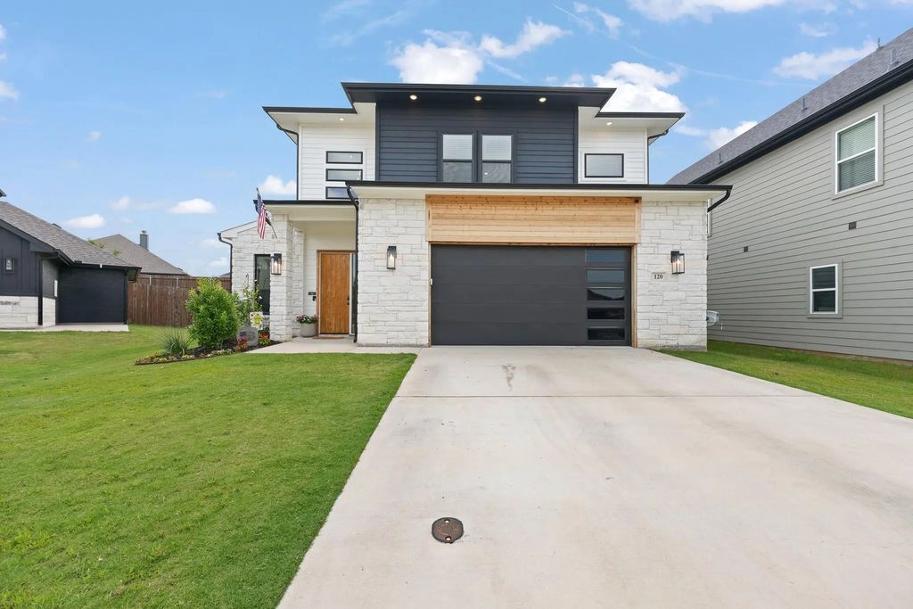 120 William Lane, Godley
