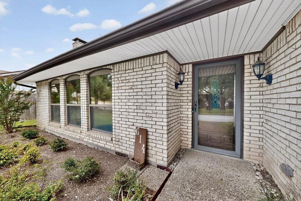 614 Pebblecreek Drive, Garland