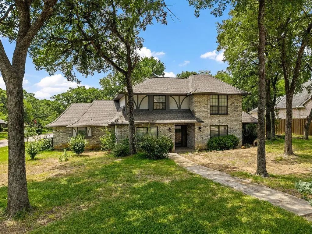 8724 Racquet Club Drive, Fort Worth