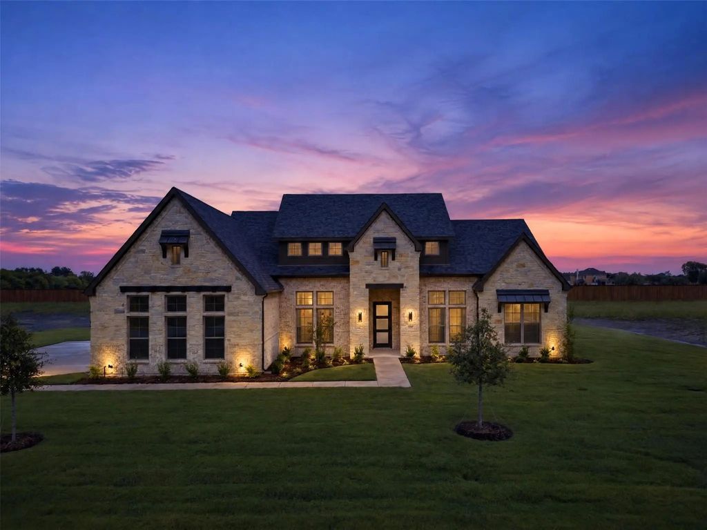 253 Samir Lane, Waxahachie