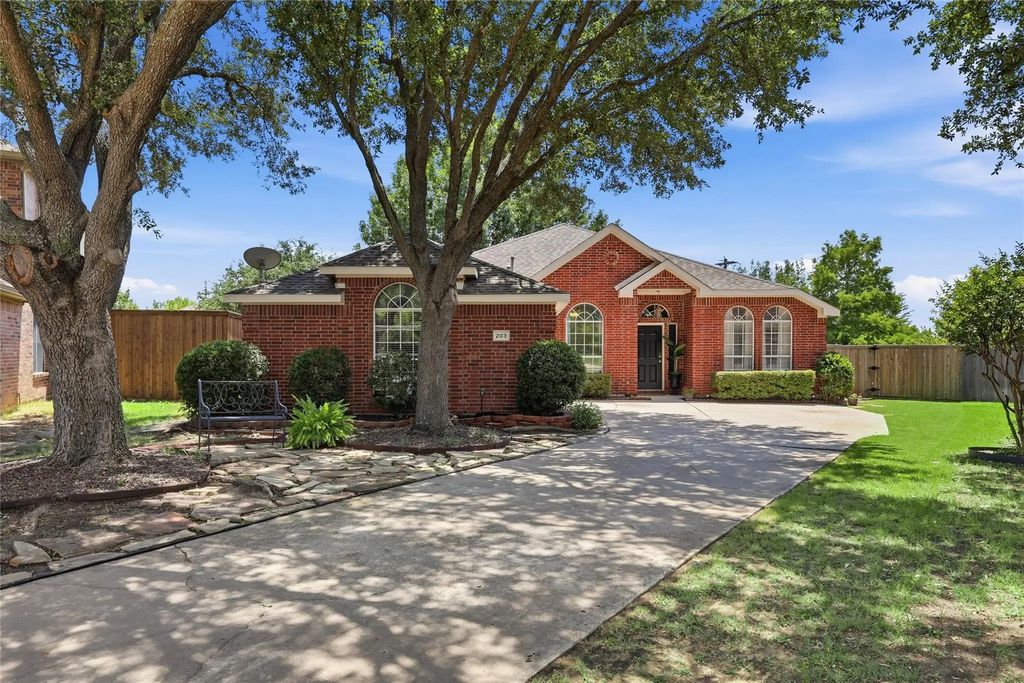 203 Applewood Court, McKinney