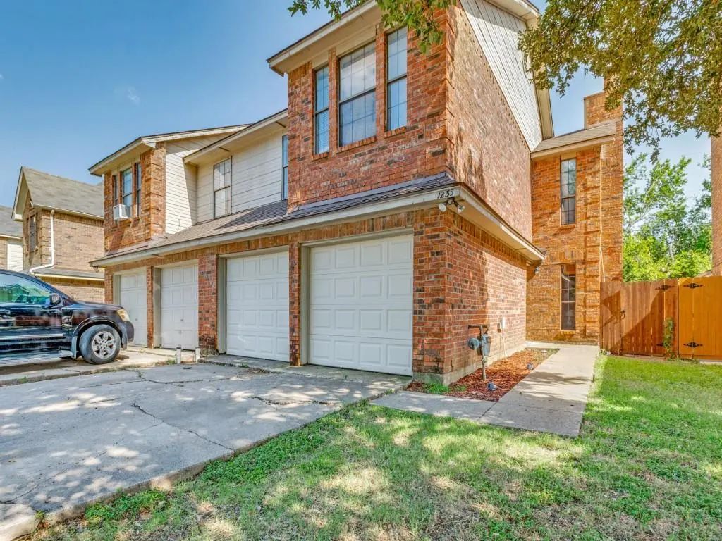 1233 W Hudgins Street, Grapevine