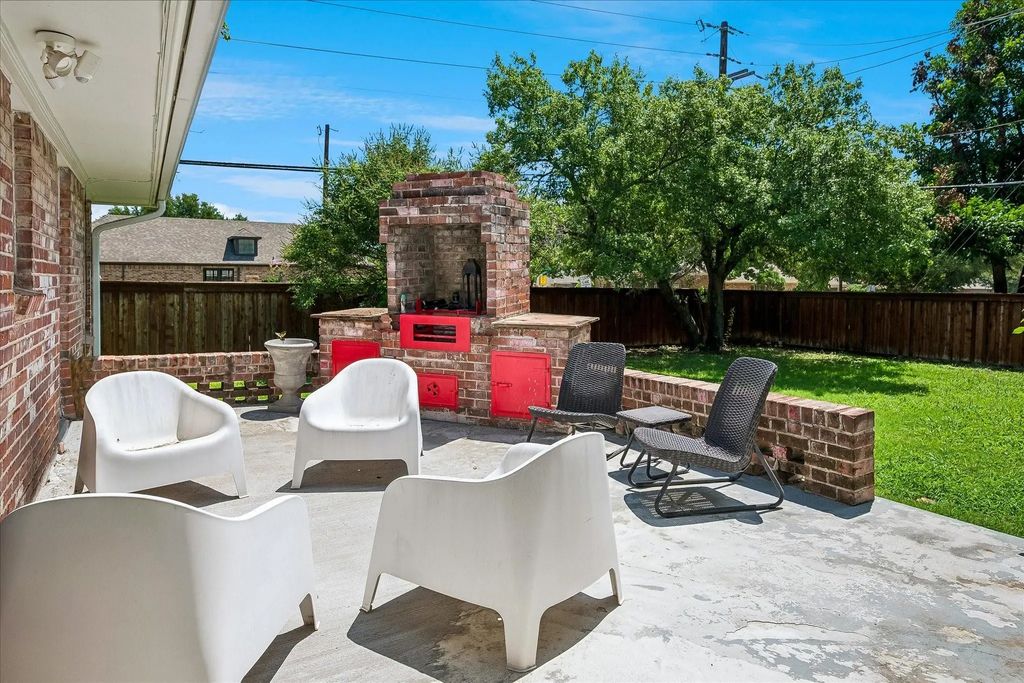 11070 Delford Circle, Dallas
