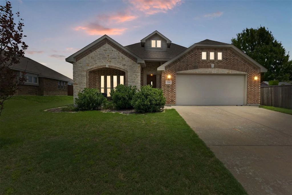 204 Briarstone Drive, Alvarado