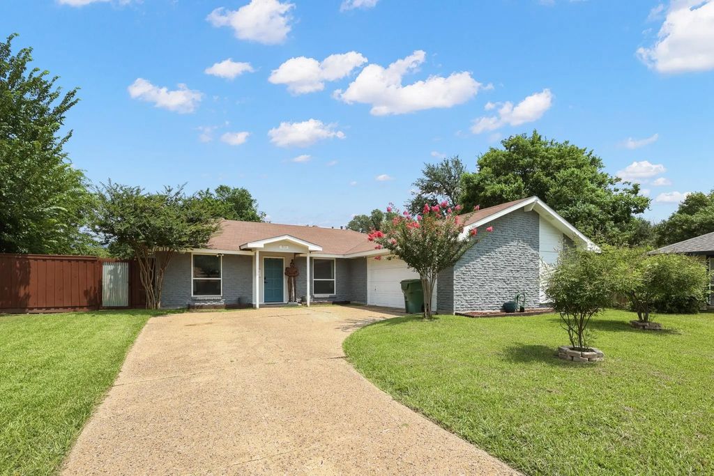 913 Heritage Circle, Garland