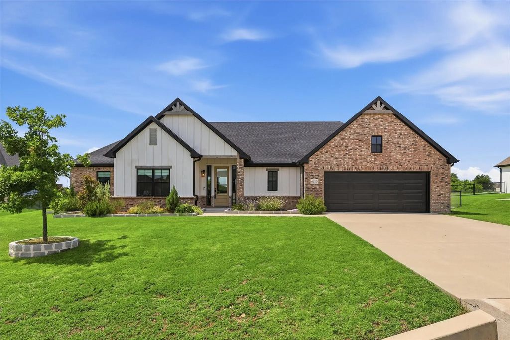 6680 Red Wing Lane, Sanger