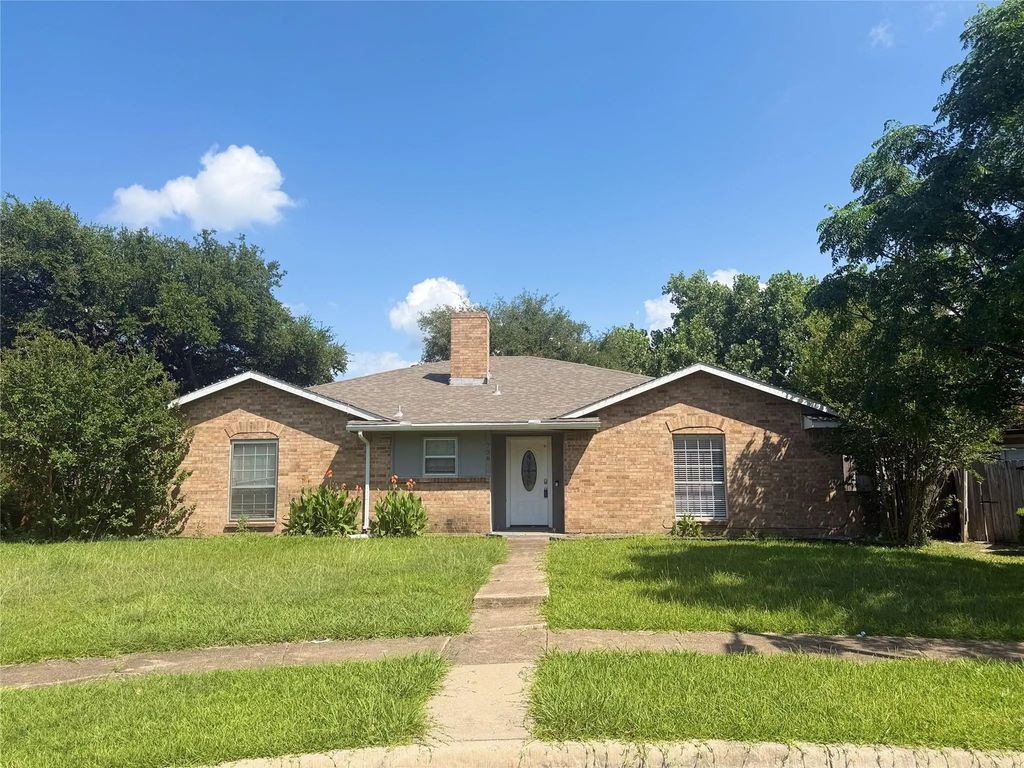 738 Brighton Lane, Garland