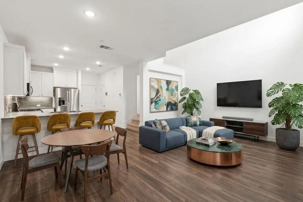 1032 Homestead Way, Argyle