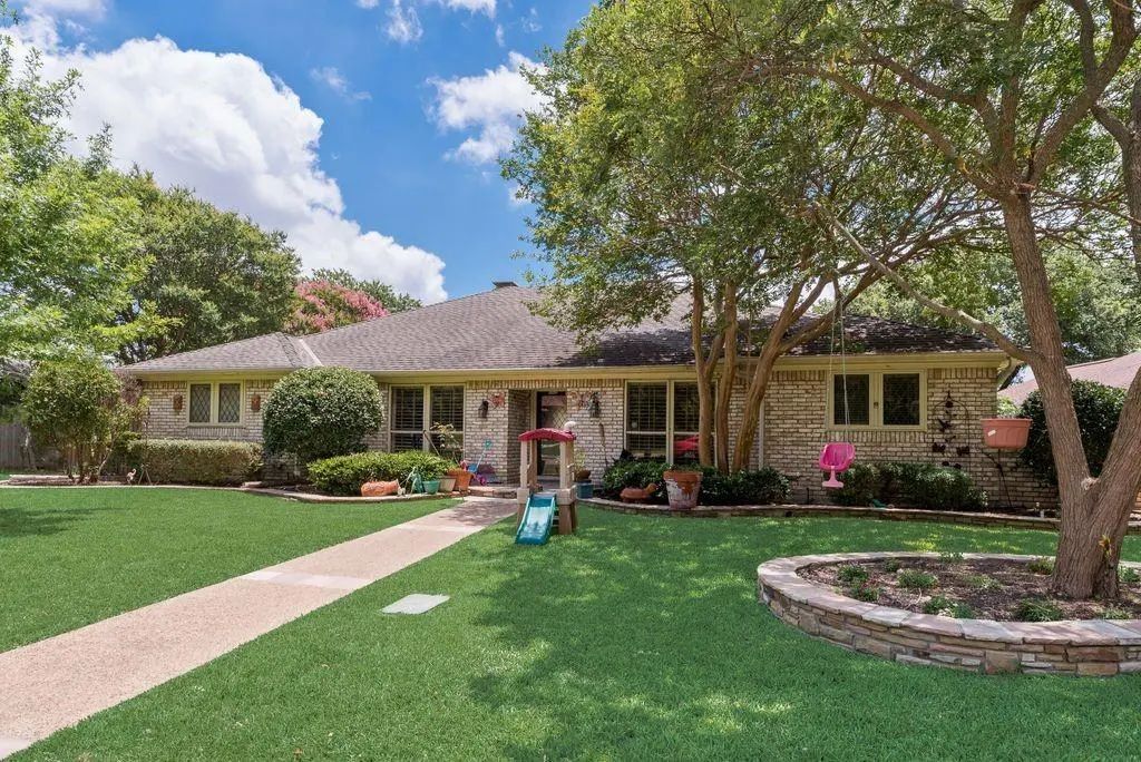 13052 Fall Manor Drive, Dallas