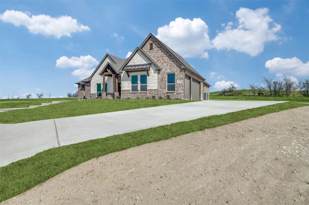 145 Private Road 4512, Decatur