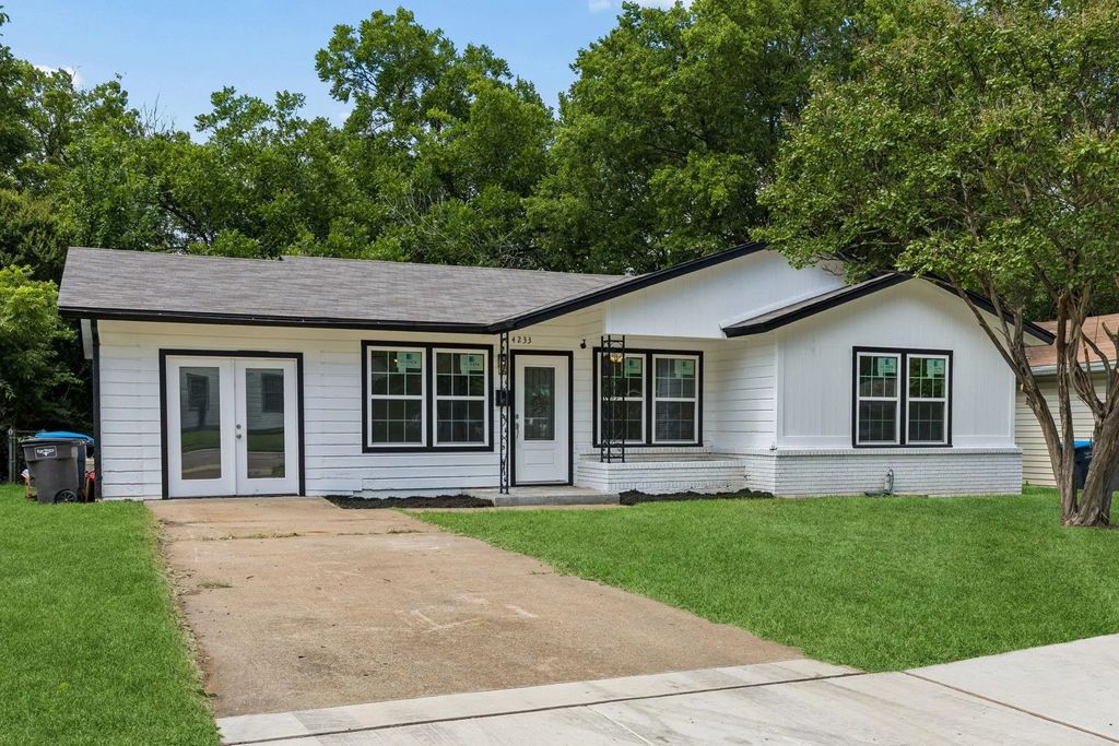 4233 Quails Lane, Fort Worth