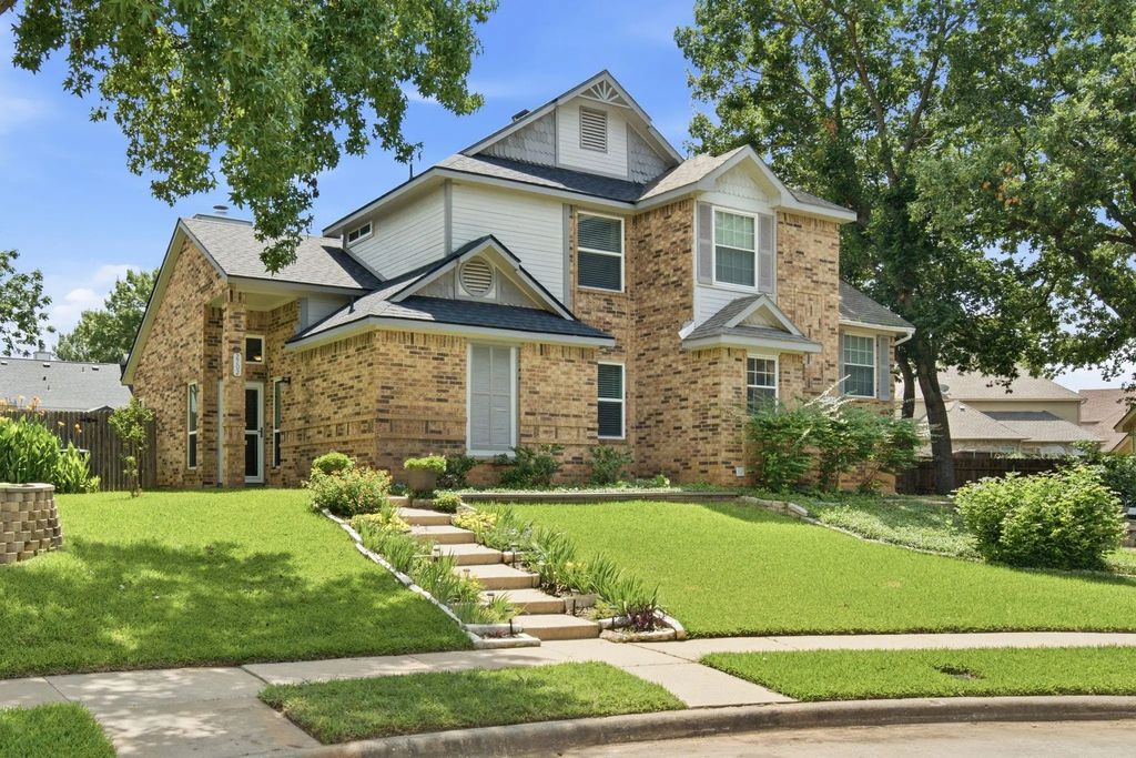 2702 Ansley Court, Euless