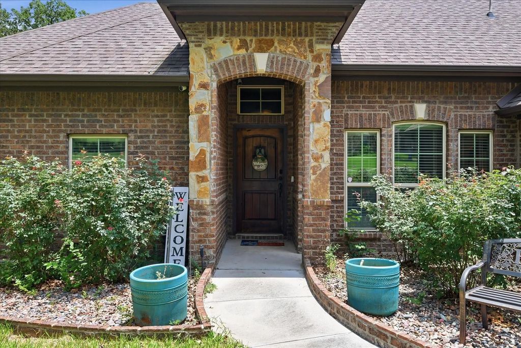 145 Foxpointe Circle, Weatherford