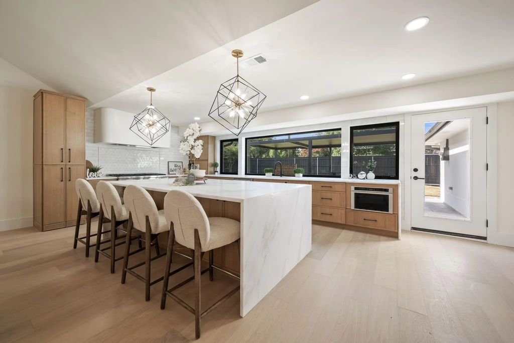 12042 Shirestone Lane, Dallas