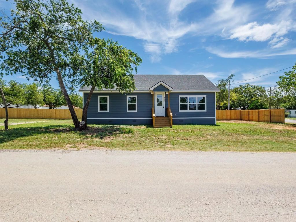 1201 17th St, Brownwood
