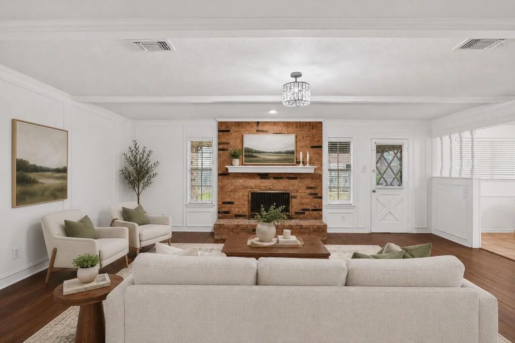 2132 Sandy Lane, Irving