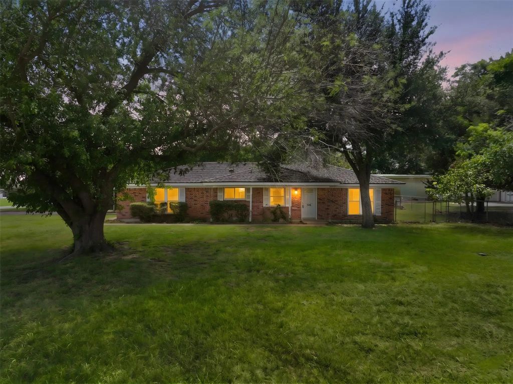516 Willow Park Drive, Willow Park