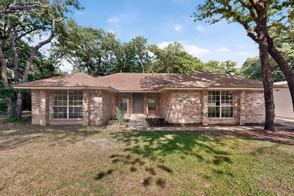 13930 Briarwood Court, Azle