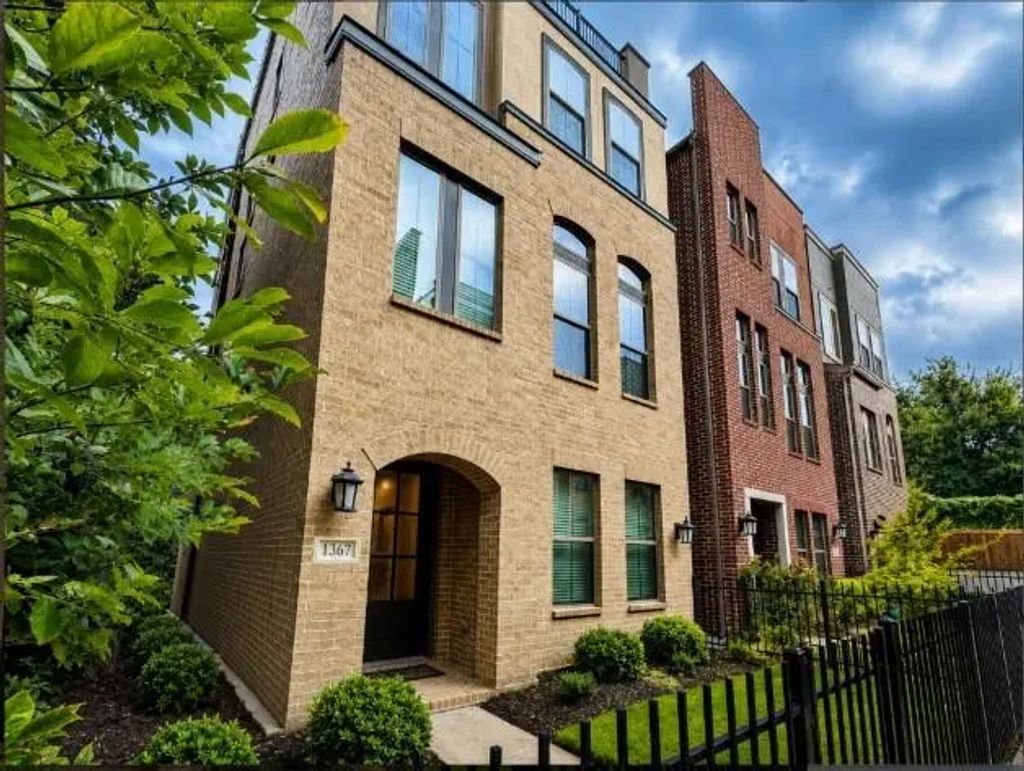 1367 Branchwood Place, Dallas