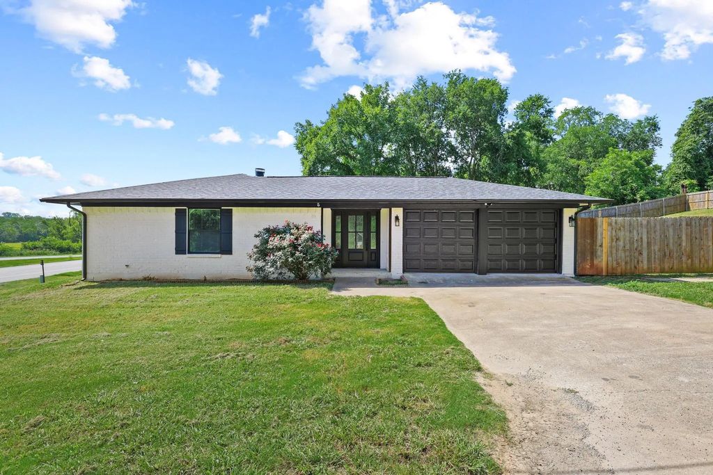 30 Judy Drive, Sherman