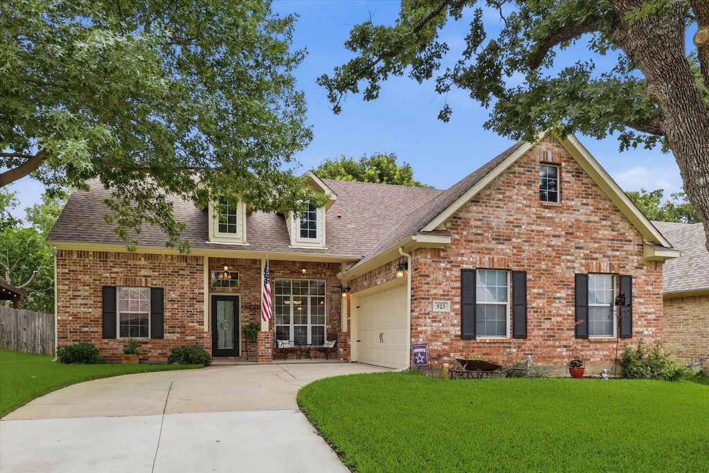 523 Clancy Lane, Lake Dallas