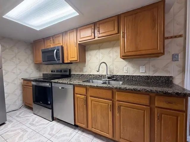 Photo of Listing #21305528