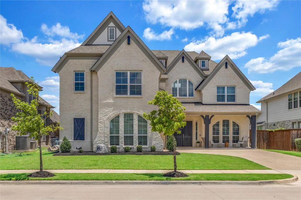 1112 Maverick Drive, Mansfield