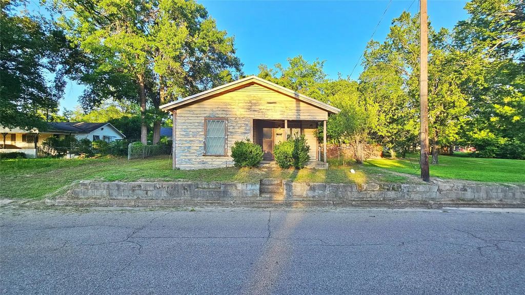 300 Carter Street, Sulphur Springs