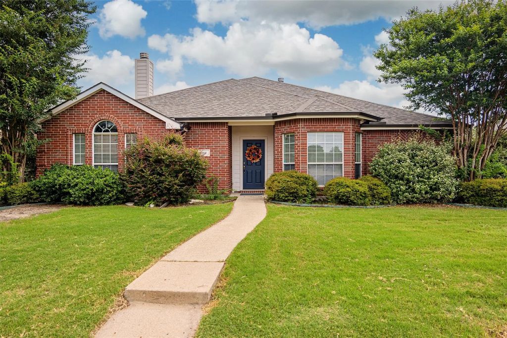 112 Brookshore Drive, Rockwall