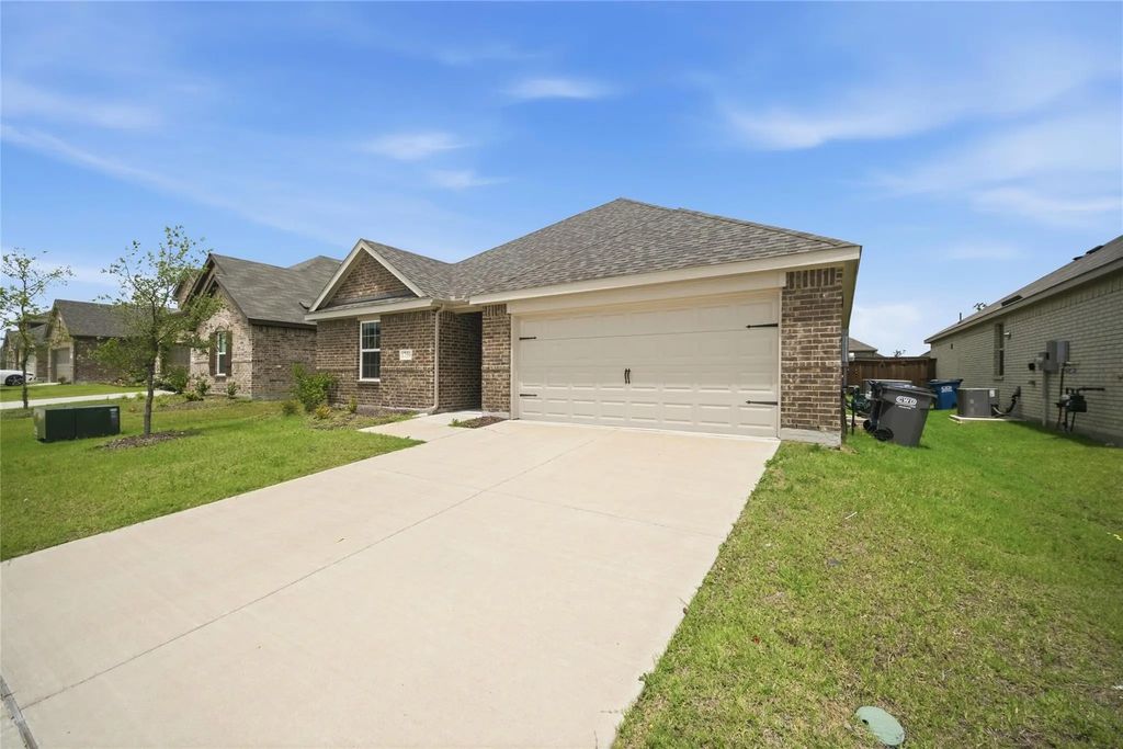 1759 Gleasondale Place, Forney