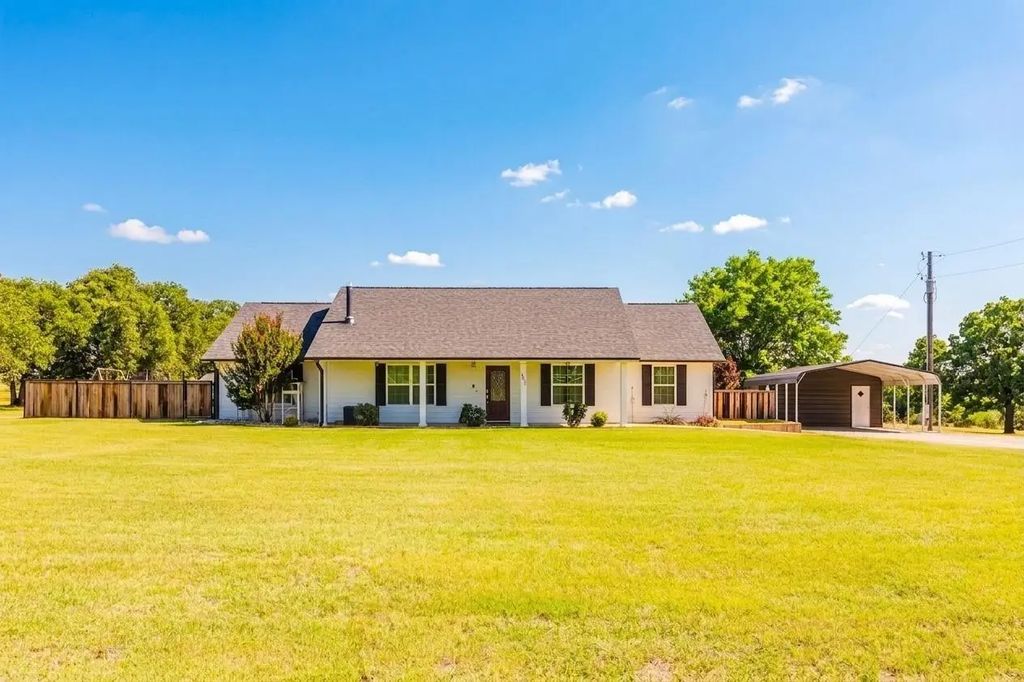 472 Chesnut Lane, Santo
