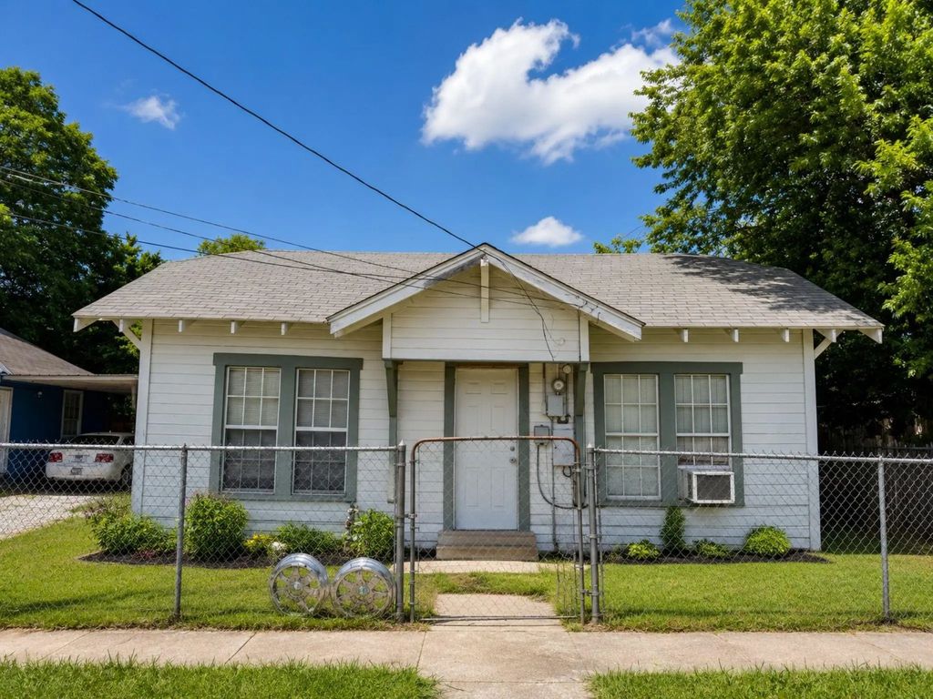 3010 Caddo Street, Greenville