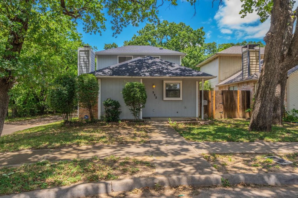 532 Rawls Circle, Irving