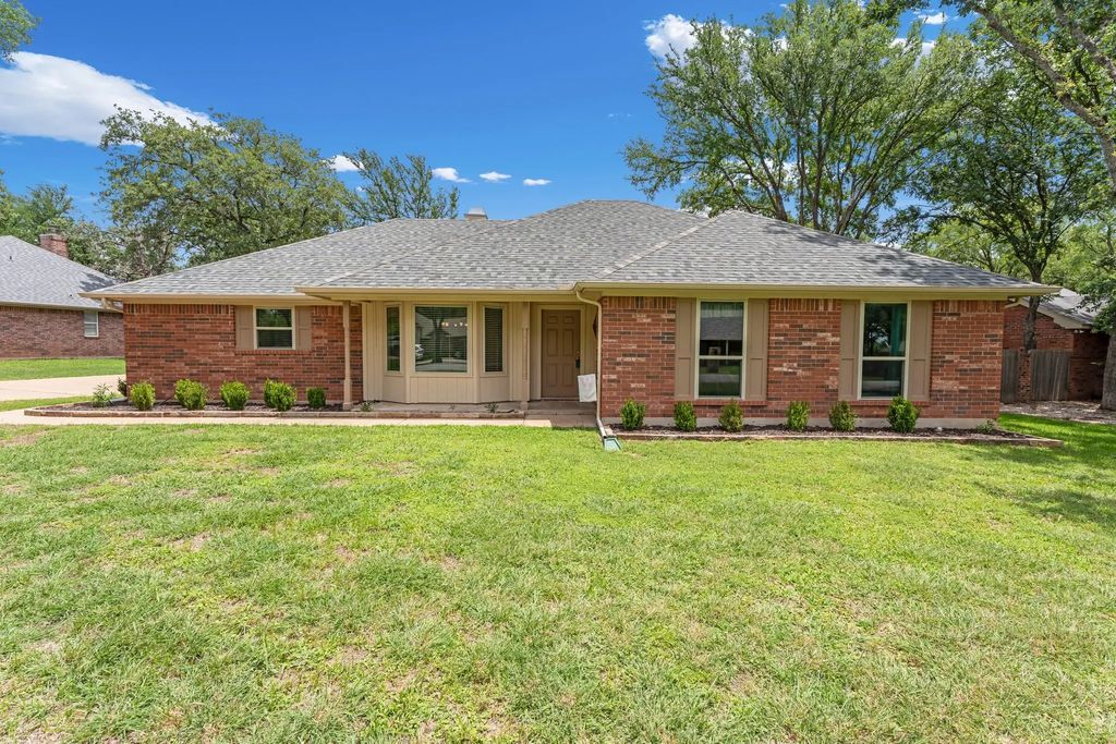 4001 Bandera Drive, Granbury