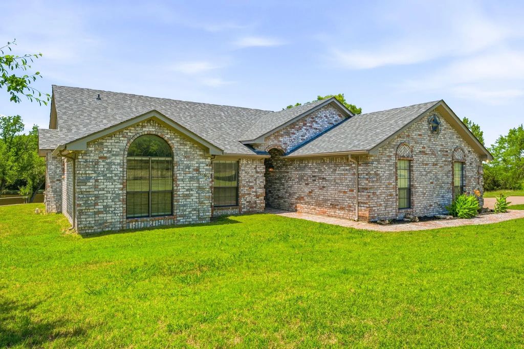 5500 Friendship Road, Tolar