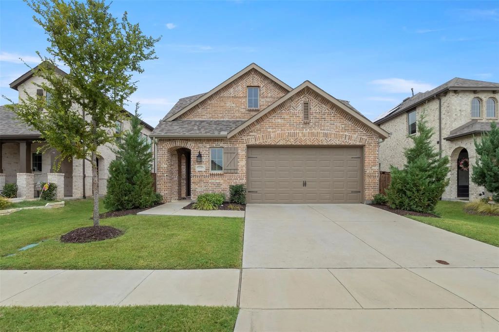 1848 Coronet Avenue, Aubrey