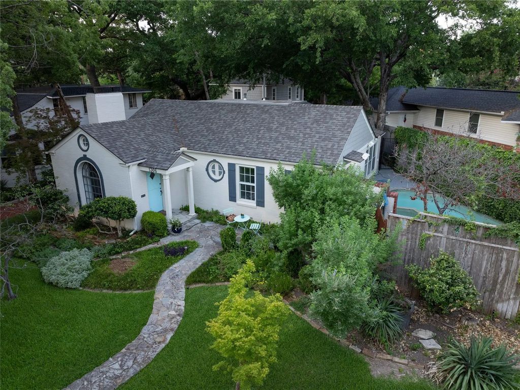 1306 Woodlawn Avenue, Dallas