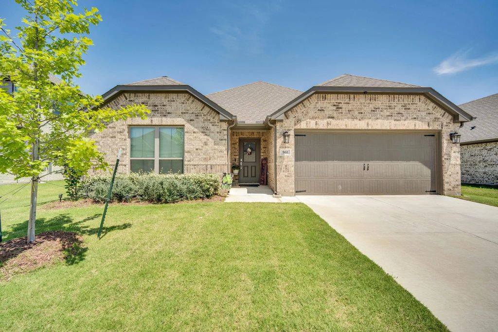 561 Baffin Bay Drive, Waxahachie