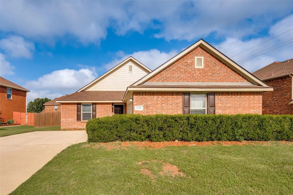 1339 4th Street, Grand Prairie