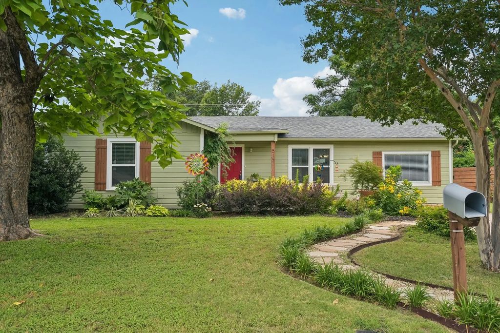 517 Norwood Drive, Hurst