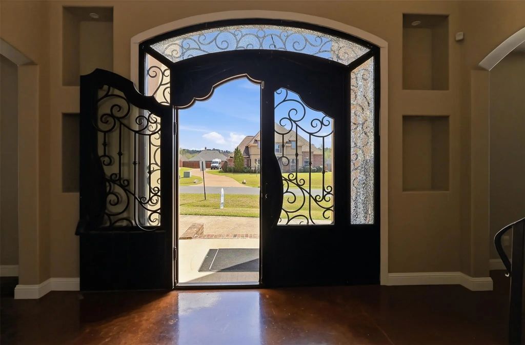 2115 Hollow Wood Way, Haughton