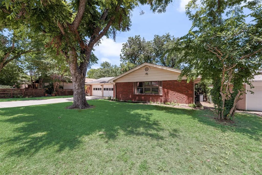 5517 Odessa Avenue, Fort Worth