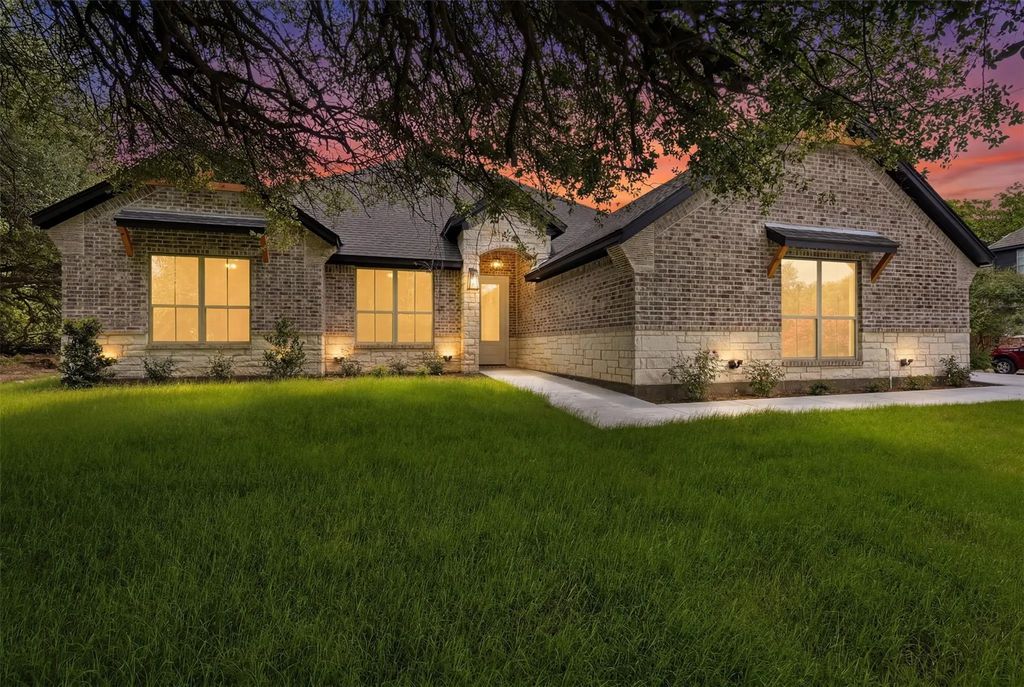 9814 Bringier Court, Granbury