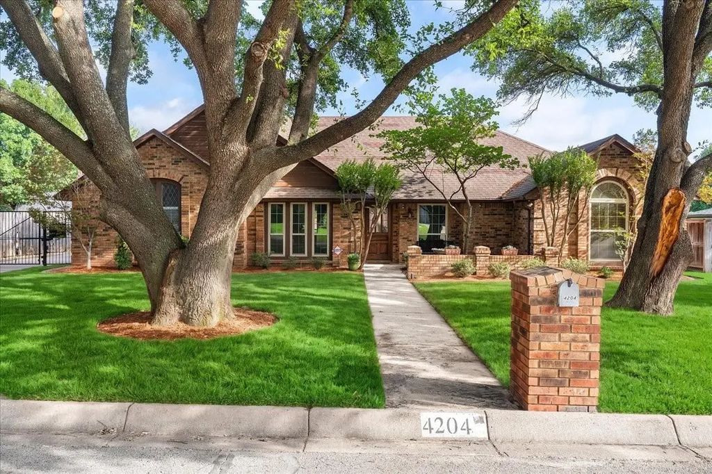 4204 Misty Meadow Drive, Fort Worth