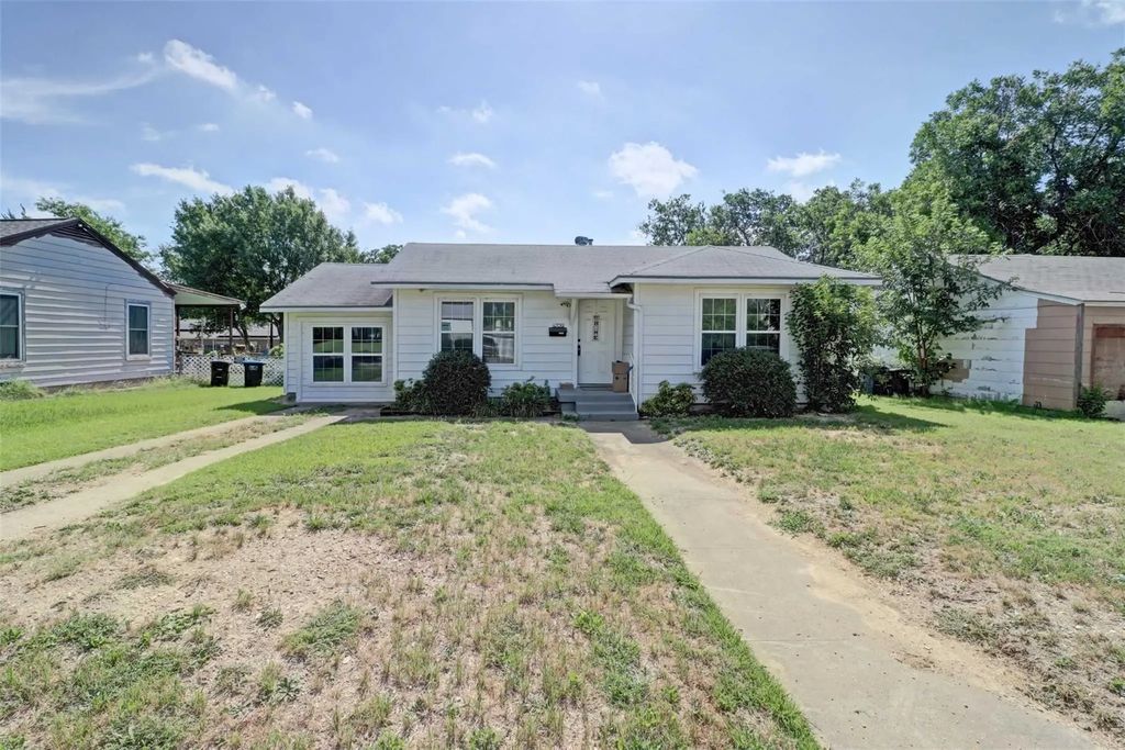 4709 Marks Place, Fort Worth
