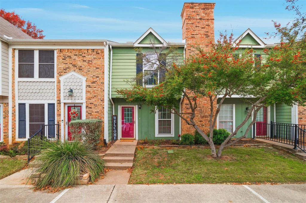 112 Churchill Lane, Euless