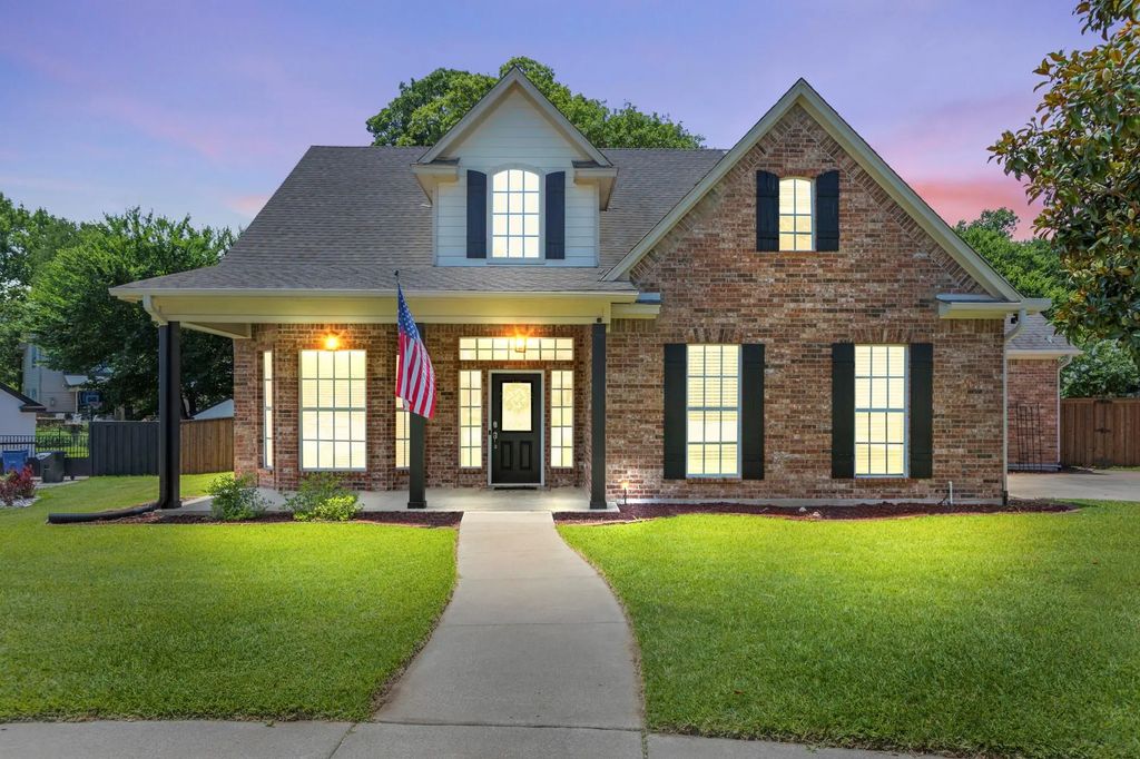 308 Leeward Circle, Azle