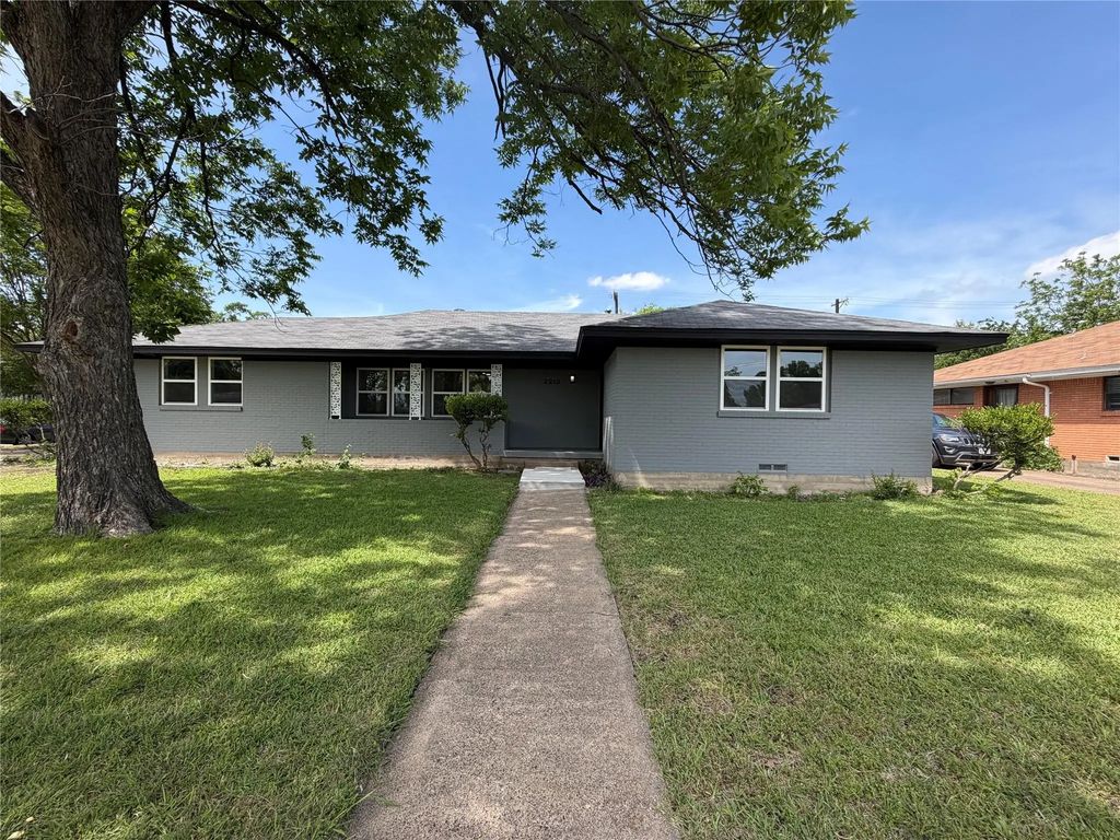 2213 Mockingbird Lane, Garland