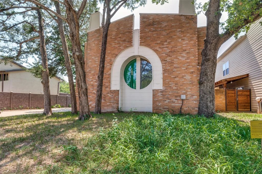 622 W Union Bower Road, Irving